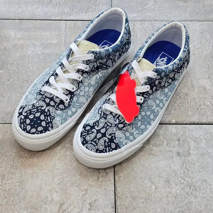 [BUNJANG] Vans Bold Ni Bandana Multi True White Sneakers / (285)반스 볼드 엔아이 반다나 멀티 트루 화이트 스니커즈