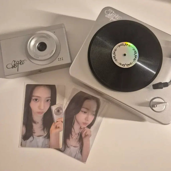 [BUNJANG] Espa 5th Anniversary MD Karina Version Turntable & Camera Set / 에스파 5주년 엠디 턴테이블, 디카 카리나ver. 양도
