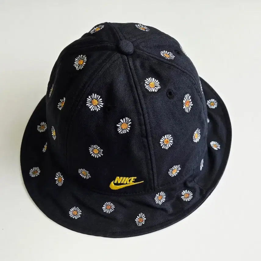 [BUNJANG] Nike Daisy Bucket Hat (M/L, Black) / 나이키 데이지 버킷햇 M/L 블랙