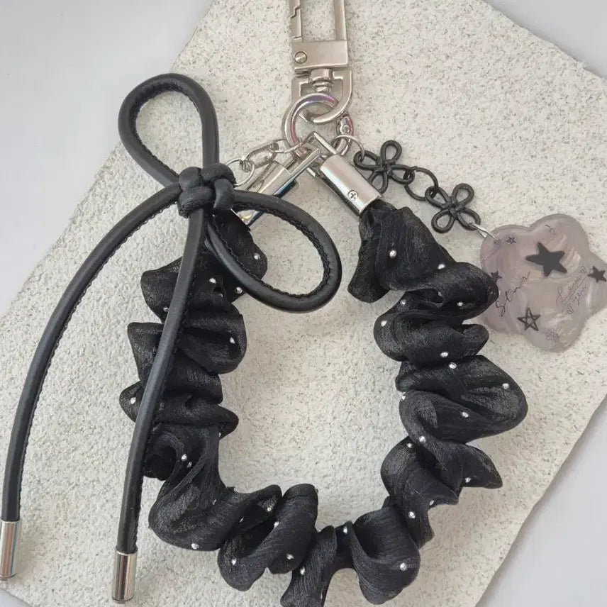 [BUNJANG] Black Chiffon Scrunchie Keychain with Silver Beads and Heart Charm / 블랙 쉬폰 곱창끈 키링