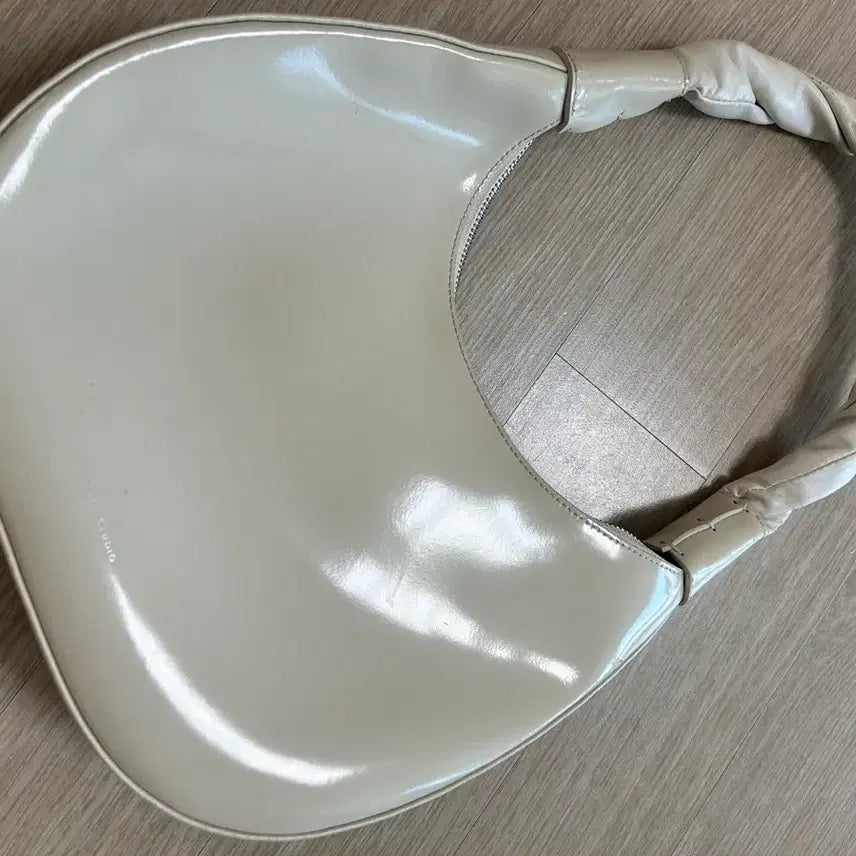 [BUNJANG] Lately Studio Ivory Hobo Bag / 레이틀리 스튜디오 아이보리 호보백
