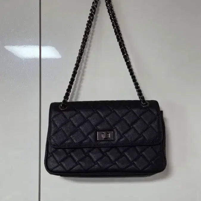 [BUNJANG] Sisley Black Quilted Chain Shoulder Bag / 시슬리 검정 퀼팅 체인 숄더백