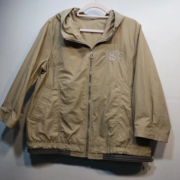 [BUNJANG] Beige Hooded Windbreaker Jacket Size 100 / 베이지 후드 바람막이 자켓100사이즈  68024