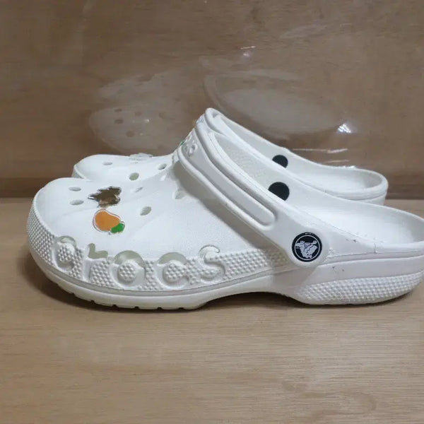 [BUNJANG] Crocs White Sandals Slippers Size 260 / 후루룩구제2 260 크록스 화이트 샌들 슬리퍼 260824