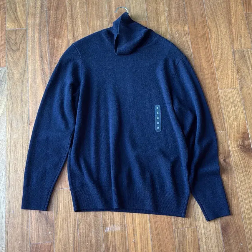 [BUNJANG] Uniqlo Cashmere Turtleneck Sweater / 유니클로 캐시미어 터틀넥 스웨터