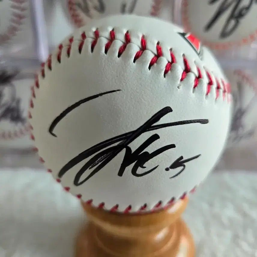 [BUNJANG] Kia Tigers Kim Do-young Autographed Baseball / 기아타이거즈   김도영  선수님  로고볼   싸인볼