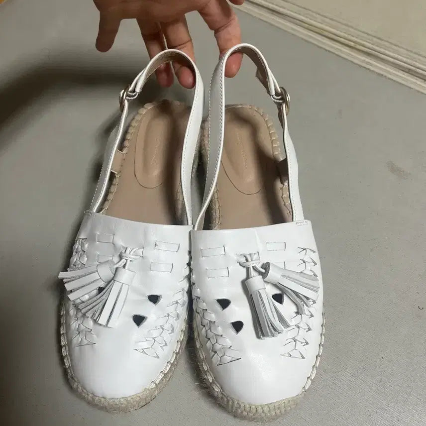 [BUNJANG] Thursday Island White Leather Sandals (245) / 써스데이아일랜드 화이트 샌들 245(소가죽)