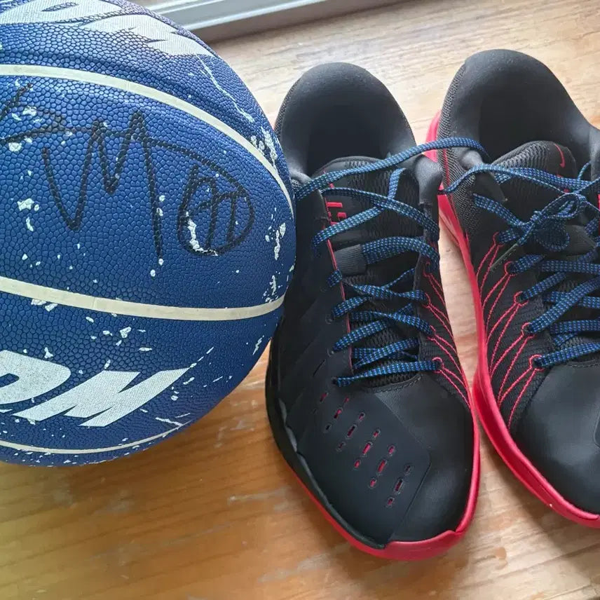 [BUNJANG] Dong-Man Gong Signed Basketball Shoes Bundle Set / 동맨공 (동맨싸인) 농구화 일괄세트