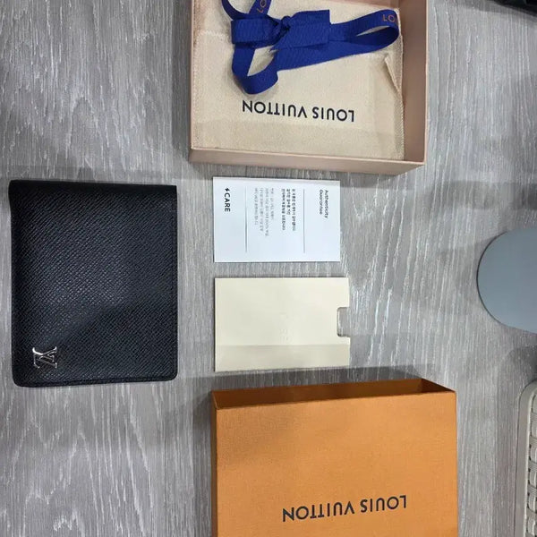[BUNJANG] Louis Vuitton Taiga Leather Wallet Silver Hardware / S급 루이뷔통 타이가 반지갑 은장  팝니다.