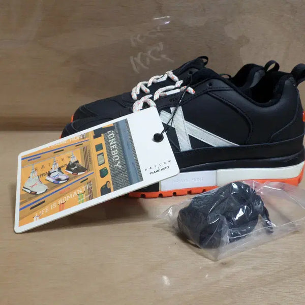 [BUNJANG] Romantic Crown Black Sneakers / 후루룩구제2 240 프레임헌트 로맨틱크라운 블랙 운동화 스니커즈 260824