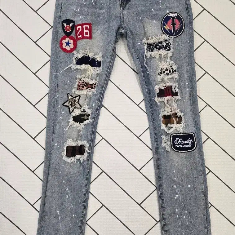 [BUNJANG] AMIRI Patchwork Distressed Jeans - Size 31 / AMIRI 아미리 패치워크 디스트로이드 청바지.  싸이즈 31