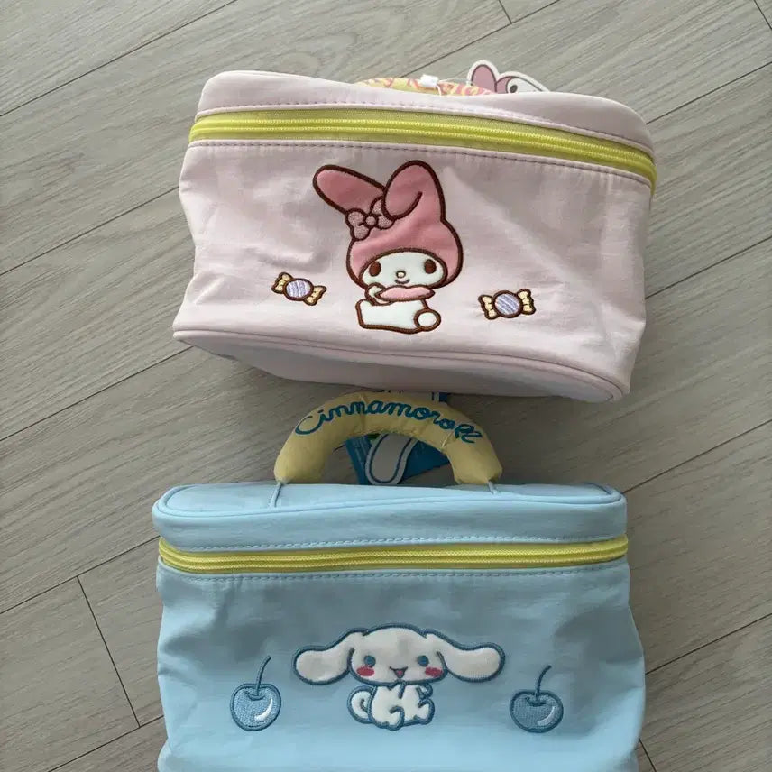 [BUNJANG] Sanrio My Melody & Cinnamoroll Cosmetic Pouch / 새상품 산리오 마이멜로디 시나모롤 화장품 사각 파우치