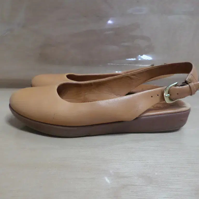 [BUNJANG] Fitflop Slingback Sandals Slippers (Cowhide) / 후루룩구제2 235 핏플랍 슬링백 소가죽 샌들 슬리퍼 260824