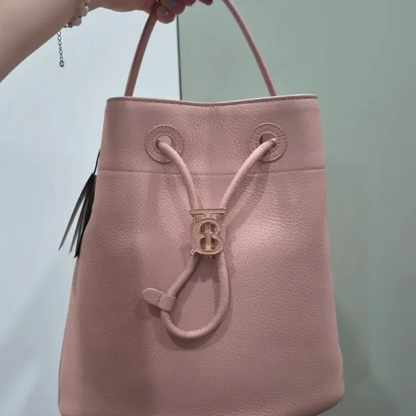 [BUNJANG] Burberry TB Bucket Bag Small Pink / 버버리 TB버킷백 스몰 핑크(이너백, 택O)