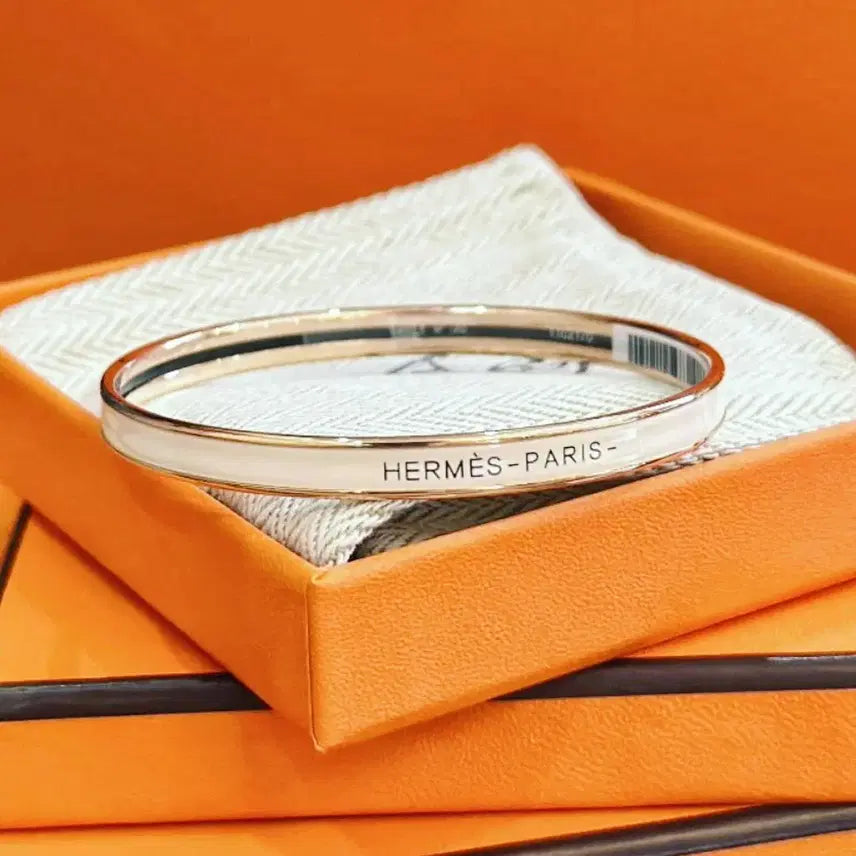 [BUNJANG] Hermes Slim Enamel Letter Print Bracelet Cream White Medium / 에르메스 초슬림 에나멜 레터 프린트 팔찌 크림화이트 사이즈 미디엄