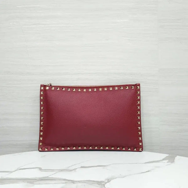 [BUNJANG] Valentino Rockstud Pebbled Leather Clutch Bag Burgundy / 발렌티노 락스터드 페블 가죽 클러치백 버건디