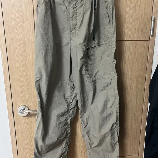 [BUNJANG] MOIF Uniform Pants Size 2 Sand / 25ss) 모이프 유니폼팬츠 2사이즈 샌드
