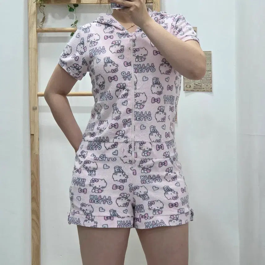[BUNJANG] Sanrio Hello Kitty All Over Pattern Terry Hooded Jumpsuit Pajamas - Size 160 / [프립]160/헬로키티 올오버 패턴 테리 타올지 후드 점프수트 파자마