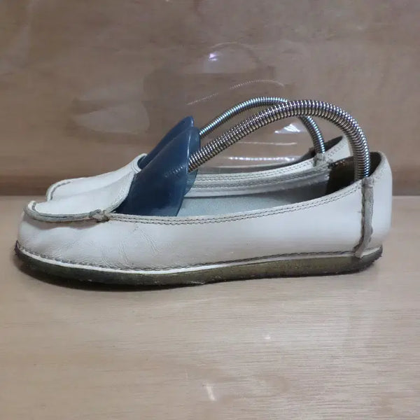 [BUNJANG] Clarks Moccasin Shoes - White / 후루룩구제2 245 클락스 모카신 구두 로퍼 화이트 260824