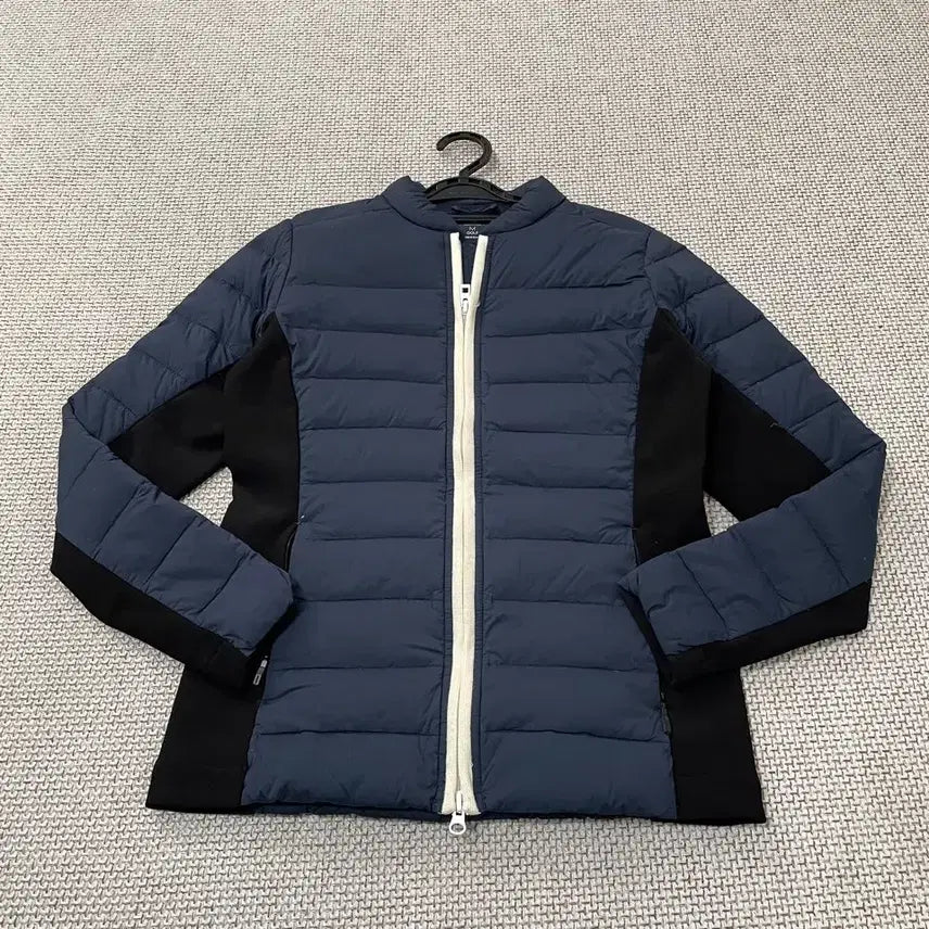 [BUNJANG] Adidas Women's Golf Goose Down Lightweight Padded Jacket / M 아디다스 여성 골프 구스다운 경량패딩 자켓 B.5393