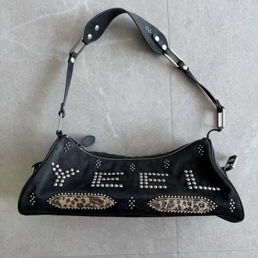 [BUNJANG] Yeel Studded Shoulder Bag / Yeel 와이이이엘 스터드 숄더백