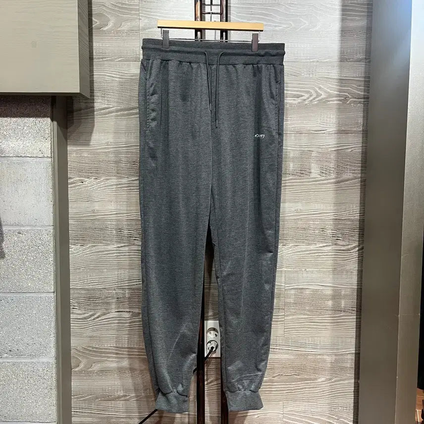 [BUNJANG] Discovery Banding Jogger Pants L / 디스커버리 밴딩 조거팬츠 L (nd83