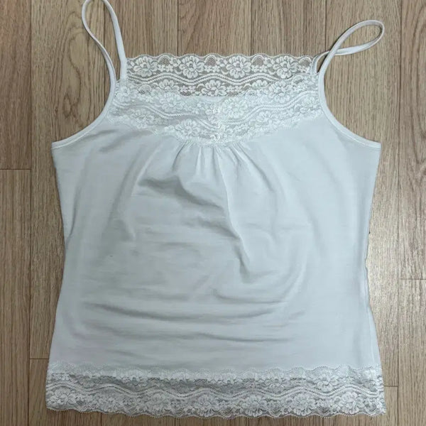 [BUNJANG] Noeulson Lace Button Sleeveless Top / 노어슨 레이스 버튼 나시