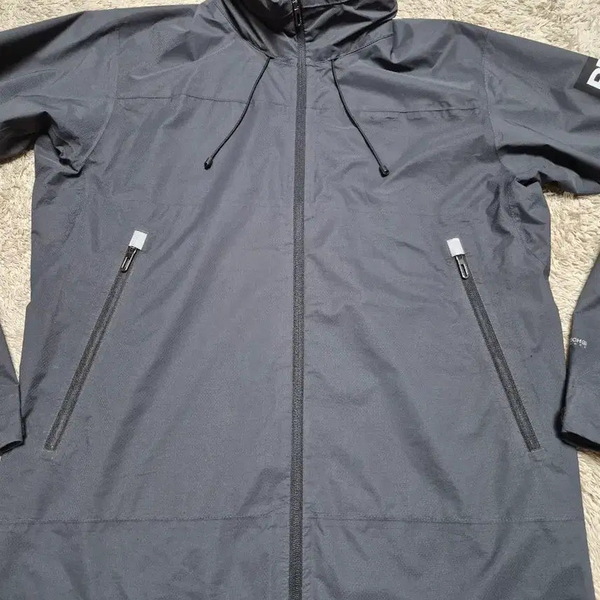 [BUNJANG] Penfolds Functional Windbreaker Jacket / 펜폴드 기능성 바람막이 자켓