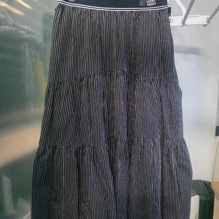 [BUNJANG] LUCKY CHOUETTE Striped Ruffle Long Skirt / 럭키슈에뜨 스트라이프 캉캉 스커트