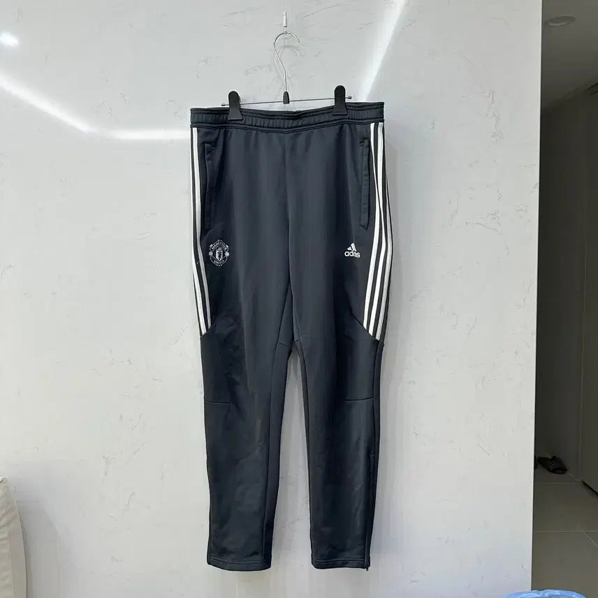 [BUNJANG] Adidas Manchester United Functional Training Pants Grey Size 110 / Adidas 아디다스 맨유 맨체스터 유나이티드 기능성 트레이닝 팬츠 110