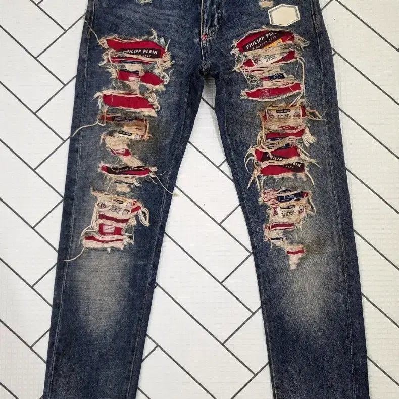 [BUNJANG] Philipp Plein Genuine Red Patch Straight Cut Dirty Washing Denim Jeans / 필립플레인 정품 레드컬러 패치 스트레이트 컷 더티워싱 데님청바지.    싸이즈 30