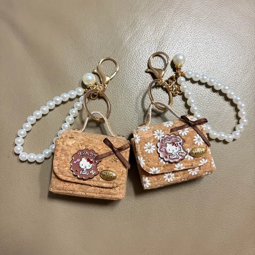 [BUNJANG] Hello Kitty Mini Bag Keychain (Airpod Case) / 키티 미니백 키링(에어팟케이스)