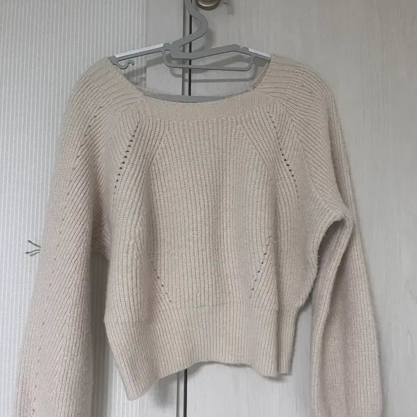 [BUNJANG] Knitwear (Beige, White) / 겨울 니트 판매 (베이지, 흰색)
