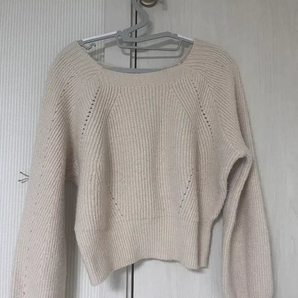 [BUNJANG] Knitwear (Beige, White) / 겨울 니트 판매 (베이지, 흰색)
