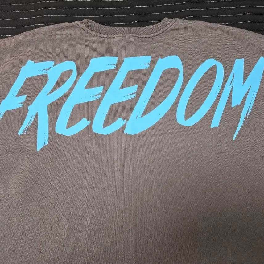 [BUNJANG] Freedom Oversized Back Print T-Shirt / 프리덤 오버핏 백 프린팅 티셔츠