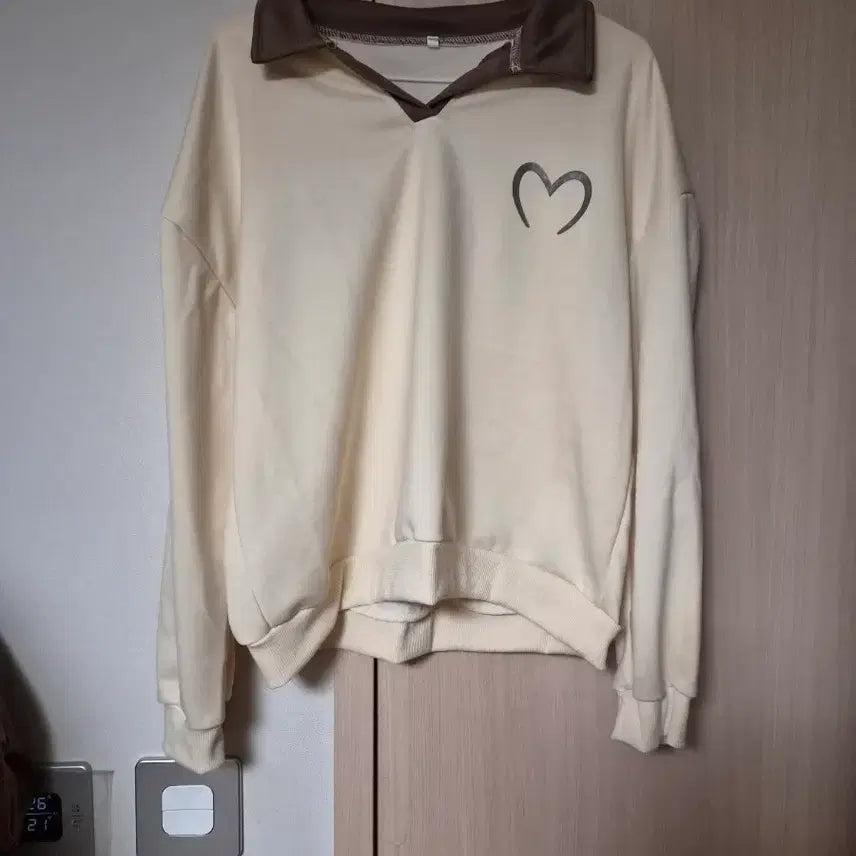 [BUNJANG] Plus Size Cream Heart Sweatshirt / 빅사이즈 크림색 하트 맨투맨 77 88