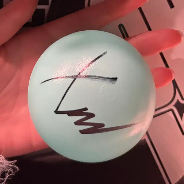 [BUNJANG] KICKFLIP Donghyun Signed Ball / 킥플립 동현 싸인볼 사인볼