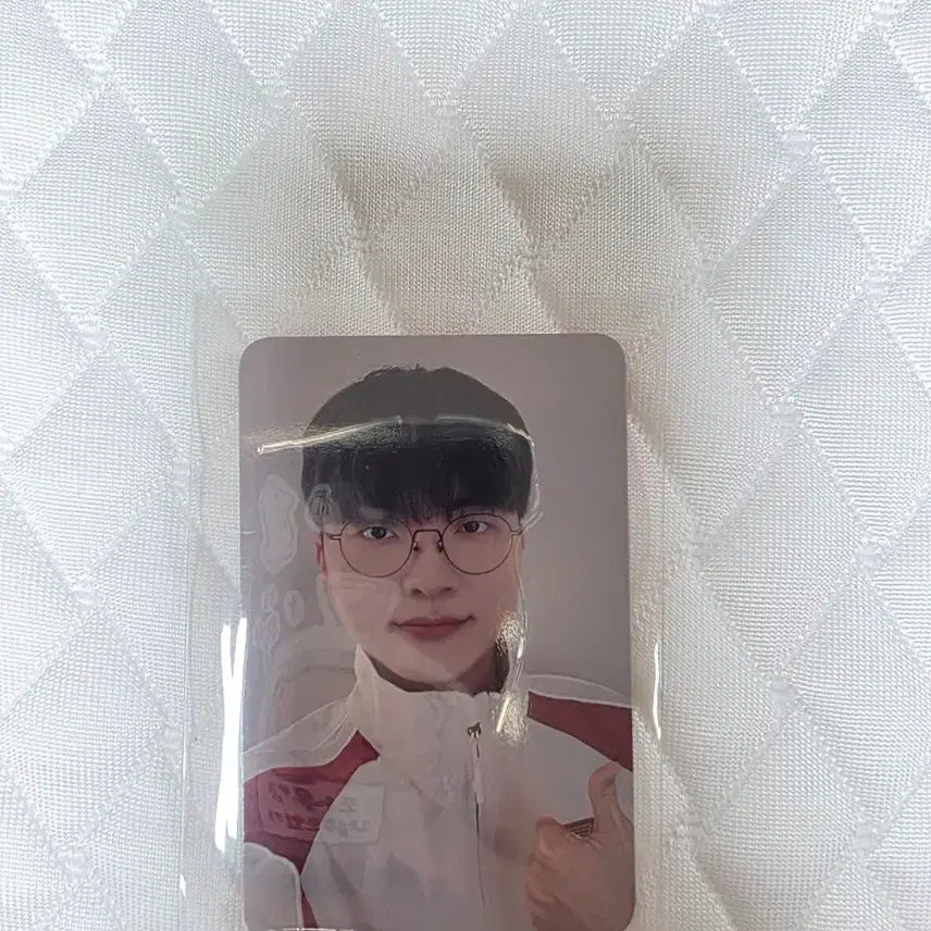 [BUNJANG] Faker Red Windbreaker Photocard / 페이커 레드 바람막이 포카