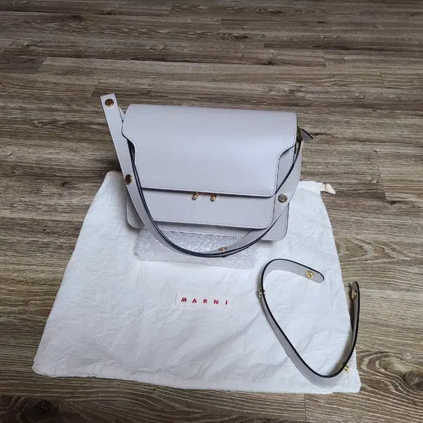[BUNJANG] Marni Trunk Medium Shoulder Bag / 마르니 트렁크백 미듐 숄더백 크로스백숄더백 명품가방