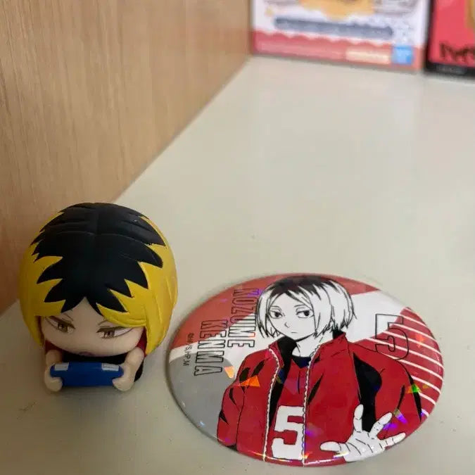 [BUNJANG] Haikyuu!! Kenma Kozume Figure & Original Art Badge Bundle / 하이큐 켄마 피규어&원화 뱃지