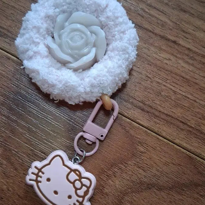 [BUNJANG] Hello Kitty Rose Keychain / 헬로키티 장미 키링