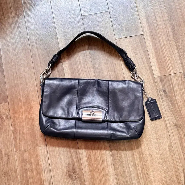 [BUNJANG] Coach Black Leather Shoulder Bag / 코치 가방 블랙 레더 숄더백