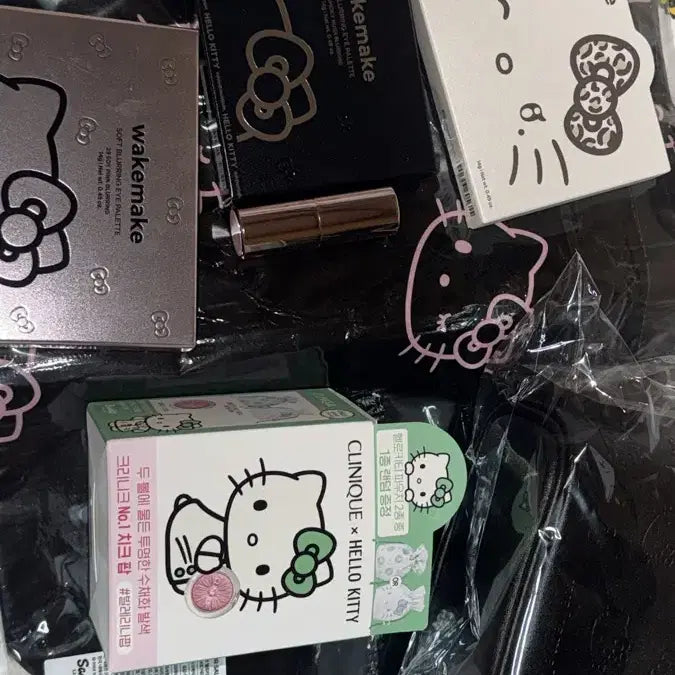 [BUNJANG] Olive Young Hello Kitty Collaboration Bundle Set (Sealed) / 미개봉)) 올리브영 헬로키티 콜라보 일괄판매