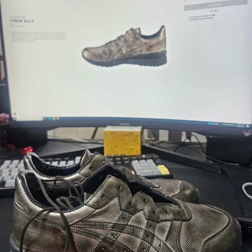[BUNJANG] Onitsuka Tiger Nippon Made Leather Sneakers (US 8.5) / 오니츠카타이거 니폰메이드 270(실제사이즈 265)