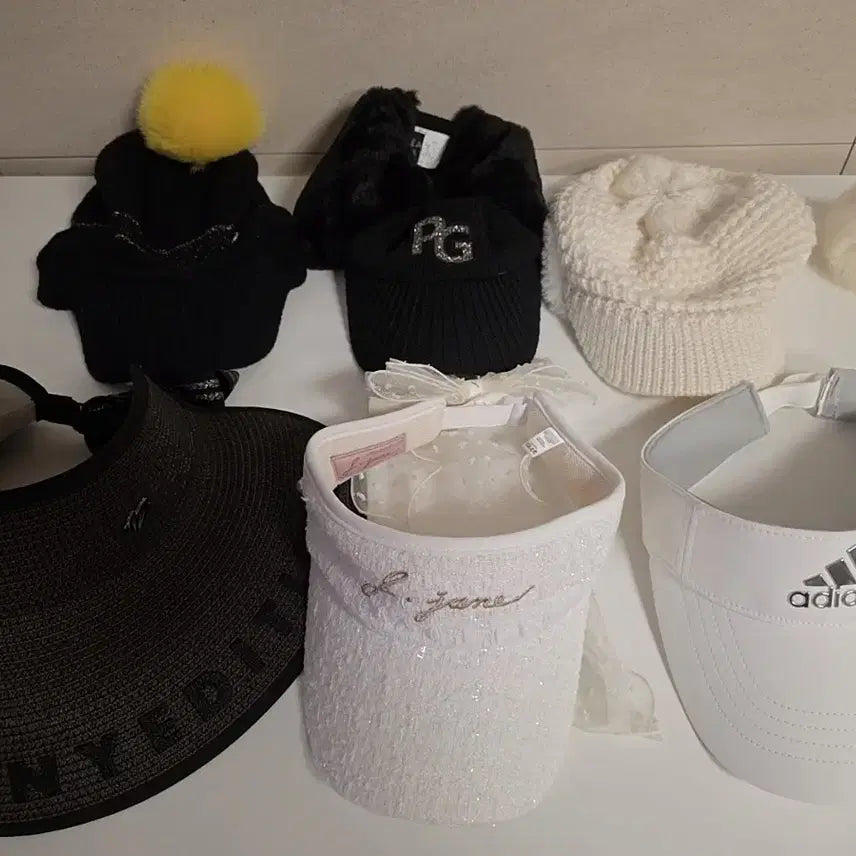 [BUNJANG] Women's Golf Cap Set (6 Types) + Dani Golf Bag / 여성 골프브랜드 모자 6종 + 다니골프 가방 1개  급처분 (모두 정품)