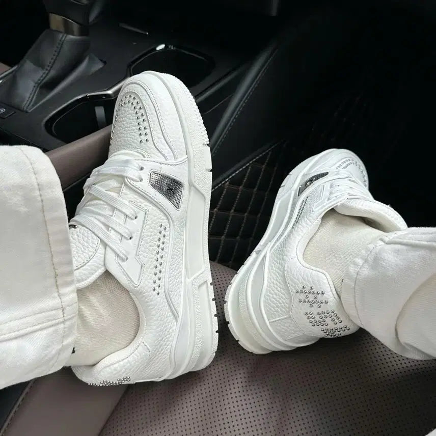 [BUNJANG] Louis Vuitton Stud Trainer / 루이비통 스터드 트레이너