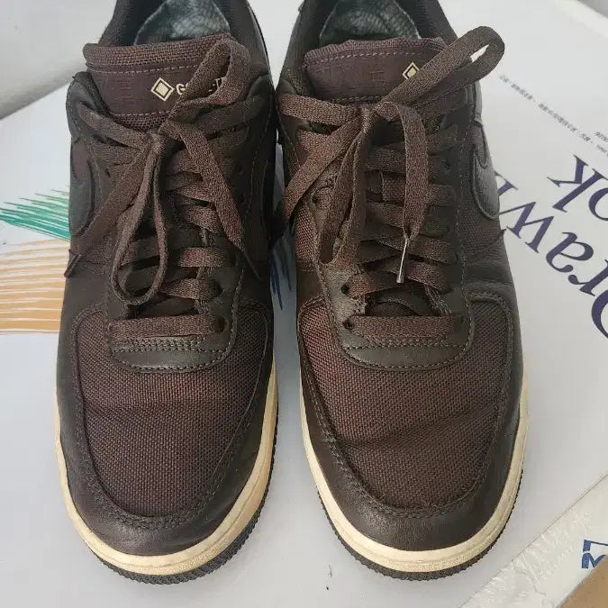 [BUNJANG] Nike Air Force 1 Gore-Tex Khaki 275 / 나이키 에어포스 1 고어텍스 카키색 275