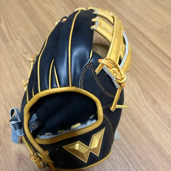 [BUNJANG] Baseball Glove 11.75" Kokubo Web (Brass Accent) / 위 야구 글러브 황동색