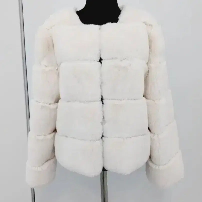[BUNJANG] White Mini Faux Fur Short Jacket (Size 55) / 화이트 미니 퍼 자켓 / 페이크퍼 숏코트 새상품 55