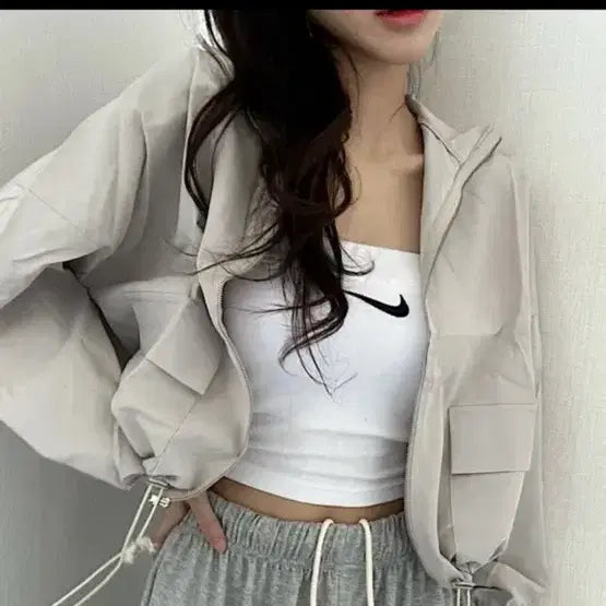 [BUNJANG] Avery Windbreaker Hoodie Zip-Up Jacket / 에이블리 바람막이